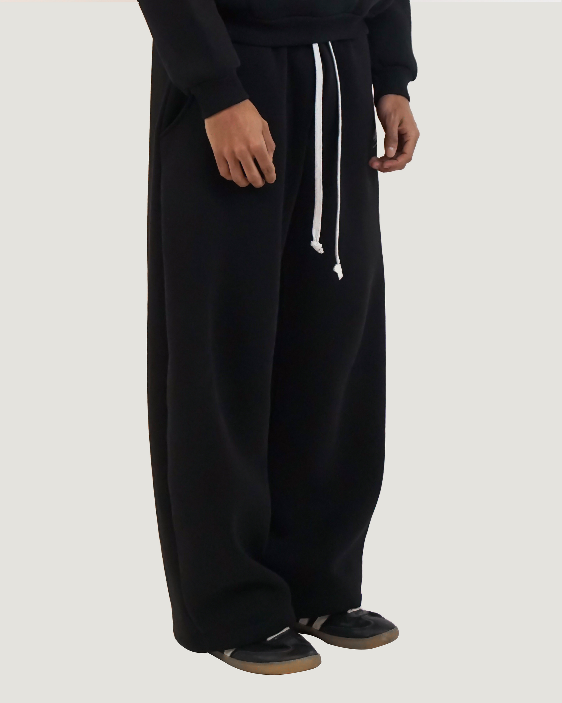 SWEATPANTS BLACK