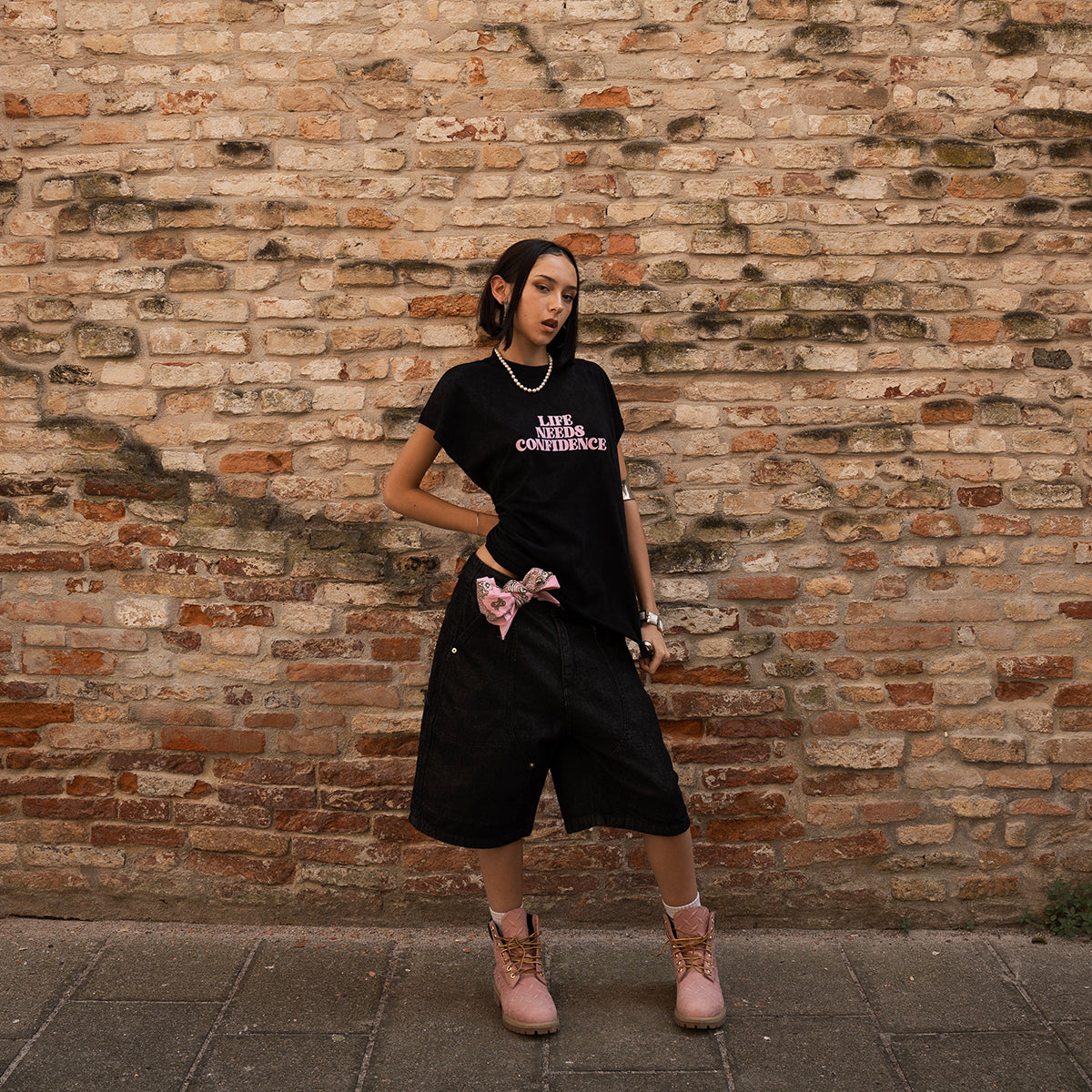 "Life Needs Confidence" Sleeveless Black